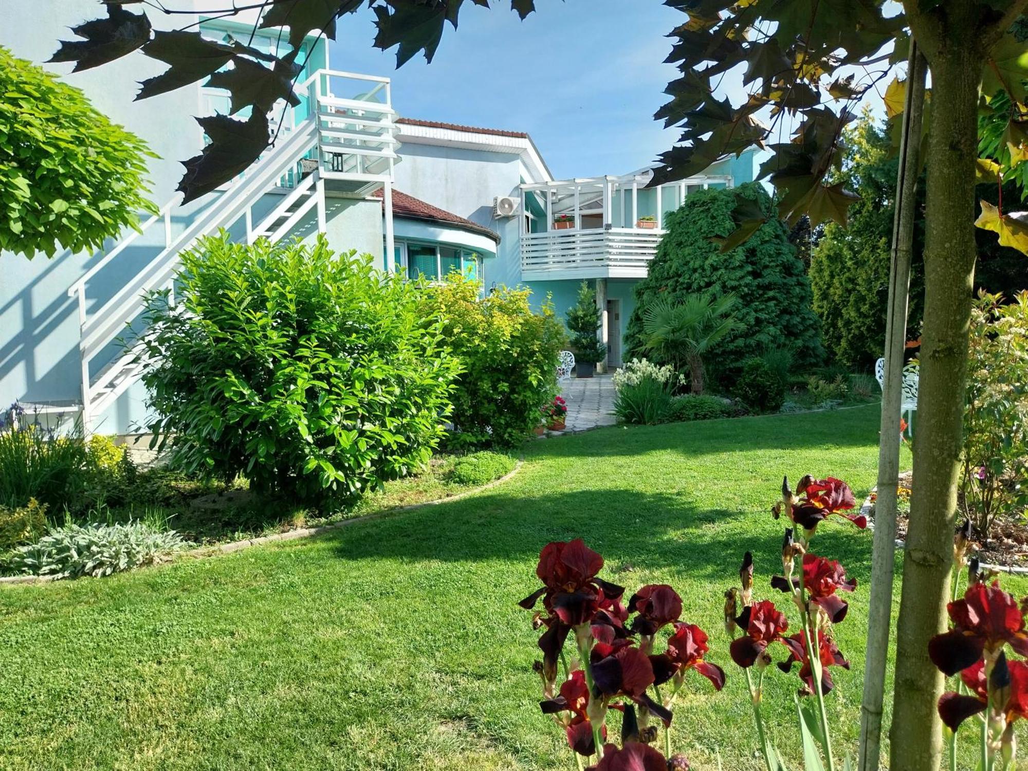 Cozy Rooms In Wine Town - Modra Exterior foto
